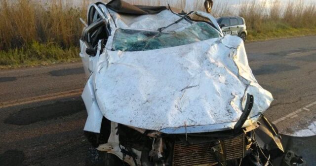 Caminhonete cai em ribanceira e mulher morre na MG-188 em Coromandel