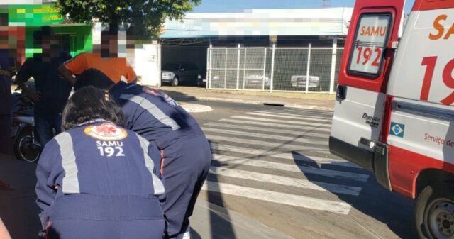 Mulher fica ferida em acidente envolvendo carro e moto em Catalão