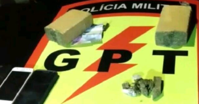 PM apreende grande quantidade de Drogas e prende Traficantes