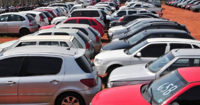 Detran-GO realiza leilão com mais de dois mil veículos