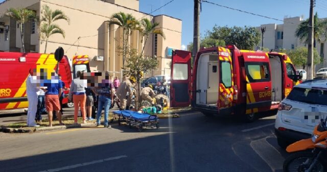 Colisão entre carro e moto deixa duas pessoas feridas em Catalão