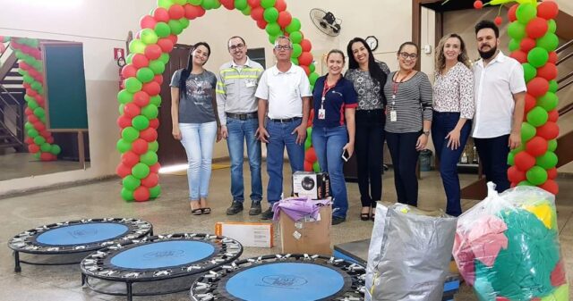Projeto Esporte, Cultura e Lazer de Ouvidor recebe doação de materiais e equipamentos esportivos da Empresa Cmoc