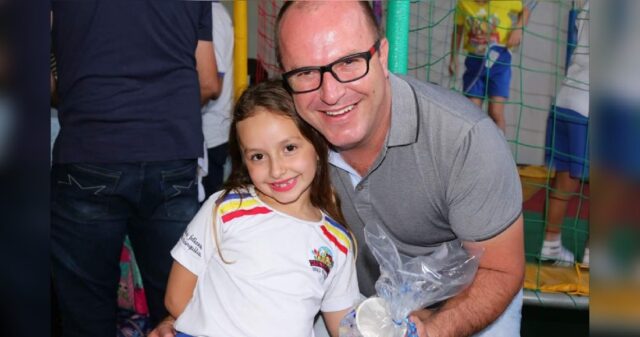 Escola Casinha Feliz realiza homenagem dedicada ao dia dos Pais
