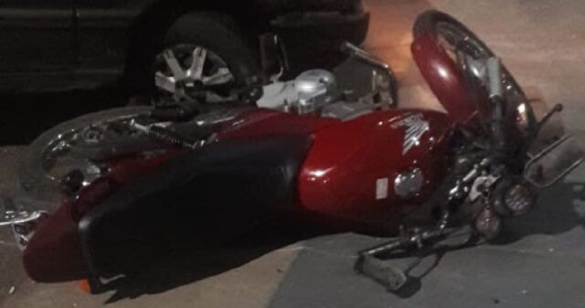 Motociclista fica ferido em acidente no centro de Catalão