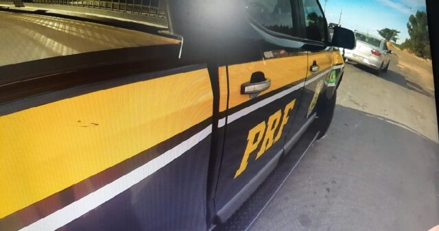 PRF prende suspeito por roubo e furto de veículor
