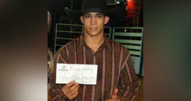 Peão de rodeio morre após acidente com caminhão carregado de boi