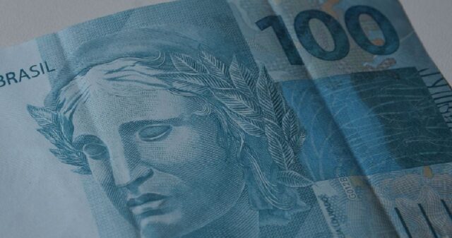 Governo propõe salário mínimo de R$ 1.039 em 2020