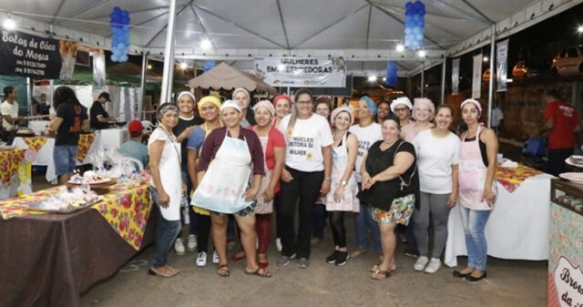 Especial Pais: Feira da Família mais uma vez deixa estacionamento municipal lotado