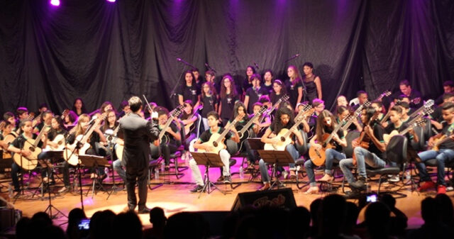 Projeto "Mãos que Tocam" está com inscrições abertas para aulas de musicalização gratuita