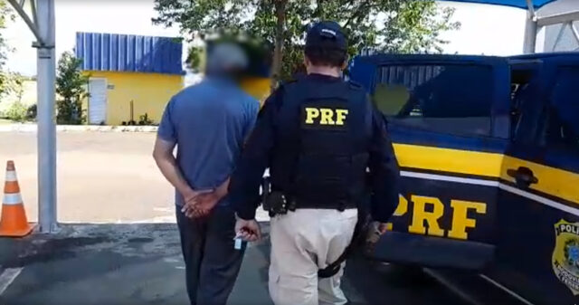 PRF prende motorista por embriaguez na BR-050 em Catalão