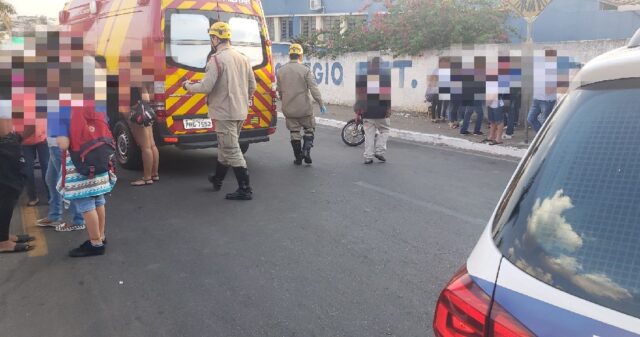 Adolescente de 13 anos é atropelada por motocicleta na porta de escola em Catalão