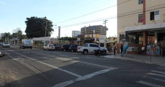 Área Azul digital começa com orientação aos condutores em Caldas Novas