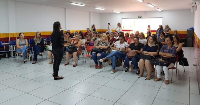Sebrae realiza palestra para profissionais da rede municipal de ensino de Ouvidor