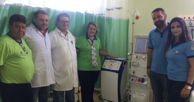 Santa Casa recebe máquina de hemodiálise Rotary Club