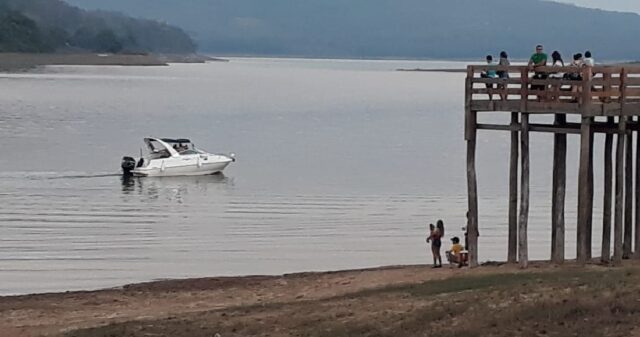 Corpo de Bombeiros resgata corpo de homem vítima de afogamento no Lago Corumbá, em Caldas Novas