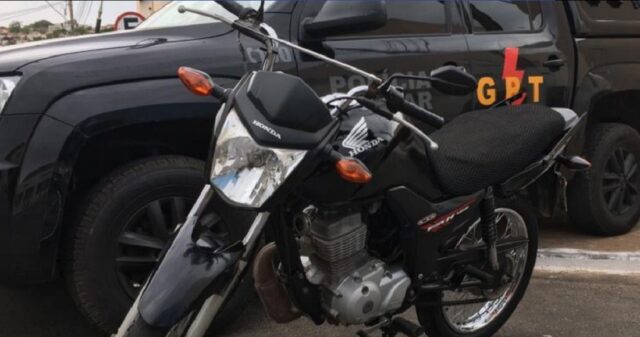 Motocicleta com registro de Furto/Roubo é recuperada