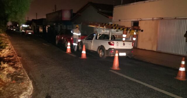 Moradores ficam 21 horas sem energia elétrica no bairro Ipanema em Catalão