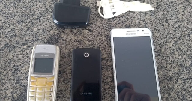 Servidores da UP de Catalão interceptam a entrada de três celulares e um carregador no local