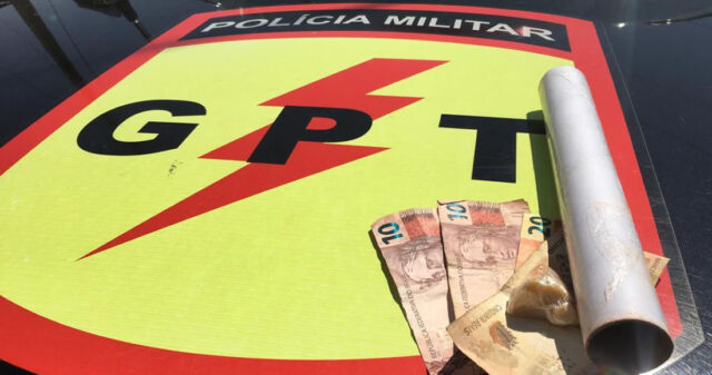 Durante Operação Cidade Segura a PM realizou uma apreensão de drogas e uma recuperação de um aparelho celular Furtado/Roubado