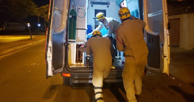 Homem é agredido com garrafada na cabeça em Catalão