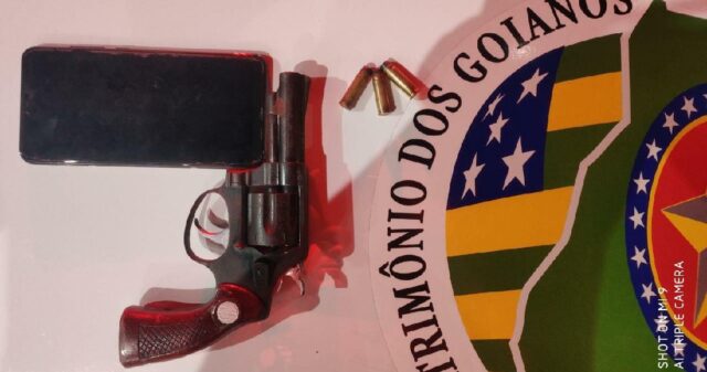 Polícia Militar apreende arma de fogo durante abordagem veicular em Catalão