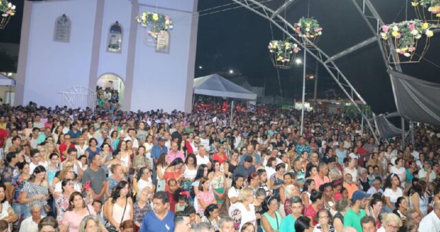 Procissão e Missa encerram a Festa do Rosário na cidade de Catalão