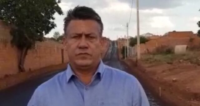 Com requerimento atendido, vereador Claudio Lima faz vistoria na obra de pavimentação asfáltica no bairro Jardim Paraíso em Catalão