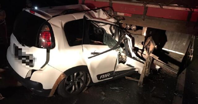 Mulher fica ferida em grave acidente na GO 213 em Caldas Novas