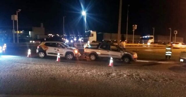 Acidente entre veículos na BR 050 no trevo do JK, em Catalão