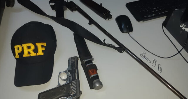 Mototaxista pega arma de fogo caída na rodovia e é preso pela PRF