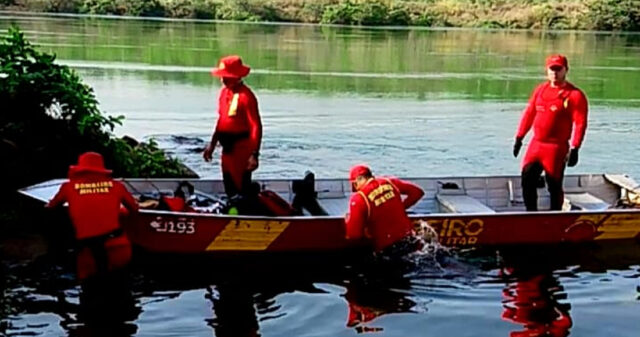 Bombeiros encontram corpo de homem que se afogou após naufrágio de lancha no Rio Paranaíba,  em Itumbiara