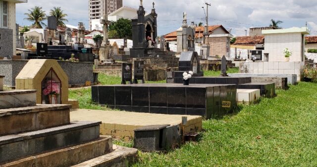 Cemitérios de Catalão preparados para o dia de Finados