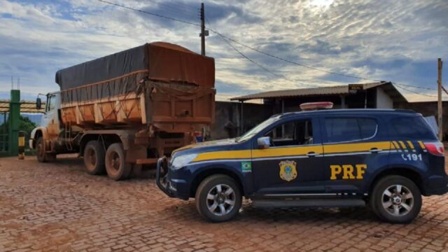 PRF de Paracatu recupera caminhão furtado em Catalão