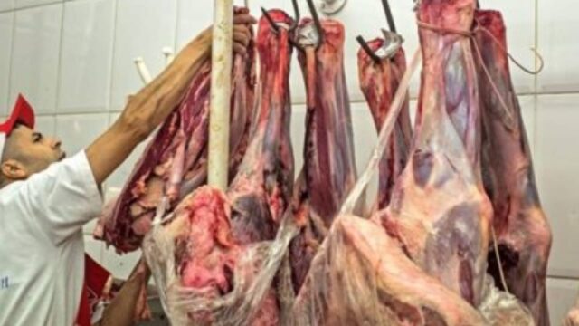 Após aumento nos preços, queda na venda de carne bovina chega a 70% em Goiás, diz Sindiaçougue