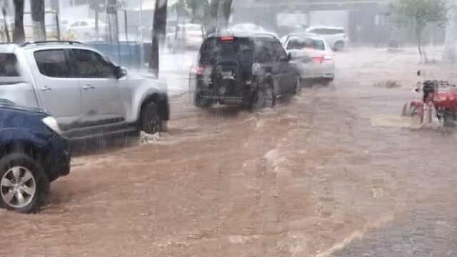 Trovões é muita chuva e registrado em Caldas Novas