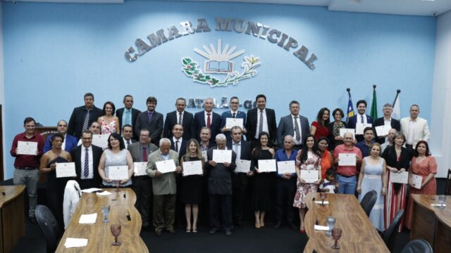 Câmara de vereadores entrega títulos de cidadania catalana