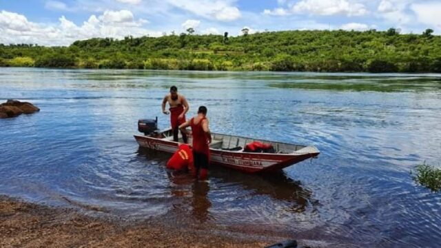 Bombeiros encontram corpo de criança que se afogou, em Itumbiara
