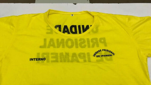 UP de Ipameri realiza a entrega de kits de uniformes aos detentos para padronização do vestuário da população carcerária local