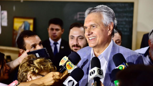 Governo lança Reformar e entrega cerca de R$ 27 milhões para manutenção e reparos em 909 escolas