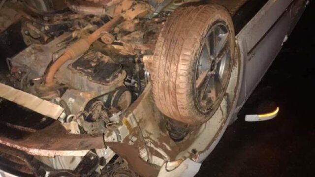 Em Caldas Novas, motorista perde o controle e capota veículo