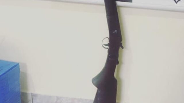 Polícia Civil de Pires do Rio cumpre mandado de busca e apreende arma de fogo irregular