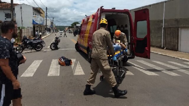 Batida entre carro e moto deixa mulher ferida em Catalão