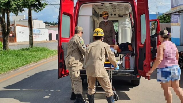 Motociclista fica ferido após colidir contra veículo em Catalão