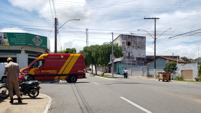 Motociclista fica ferida após colisão traseira em Catalão