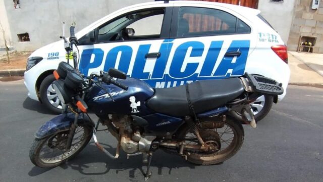 Polícia Militar recupera moto furtada em Catalão