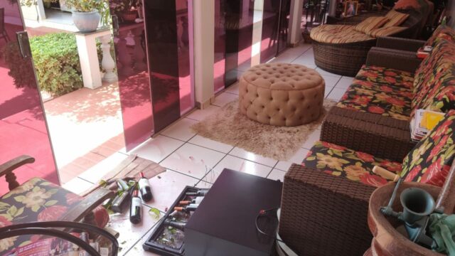 Família viaja e ladrões fazem 'limpa' em casa no Bairro Jardim Brasília