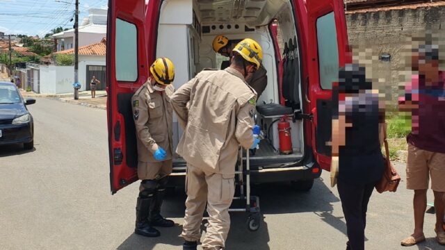 Em Catalão, falta de sinalização em cruzamento de ruas causa acidente e vítima tem fratura grave