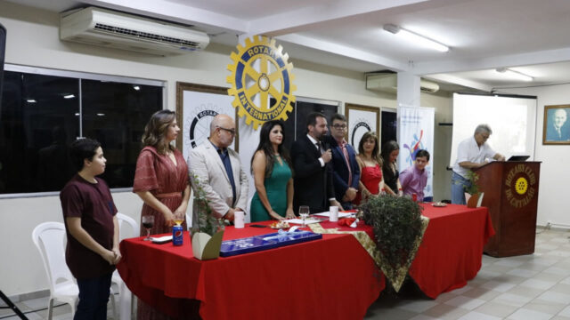 Rotary Club de  Catalão encerra as atividades do ano com festiva de Natal
