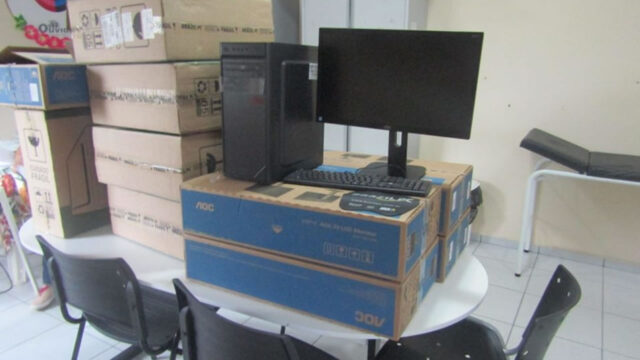 Prefeitura de Ouvidor realiza substituição de computadores da área da saúde