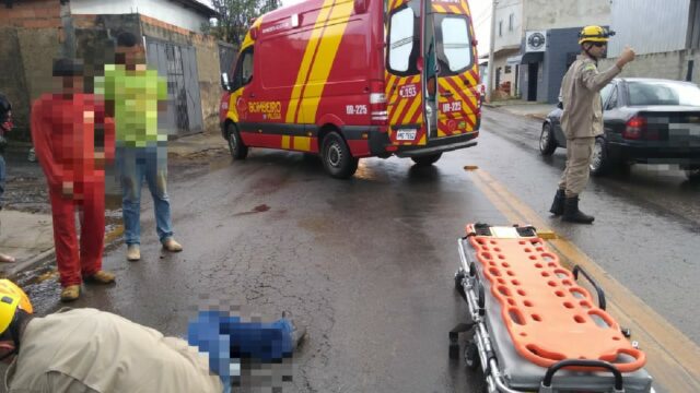 Motociclista fica ferida em acidente no Bairro Santo Antônio, em Catalão